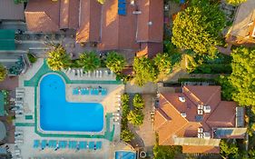 Club Pink Palace Hotel